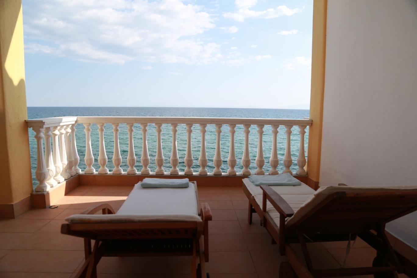 George&Katerina Houses Paralia Dionisiou Exterior foto